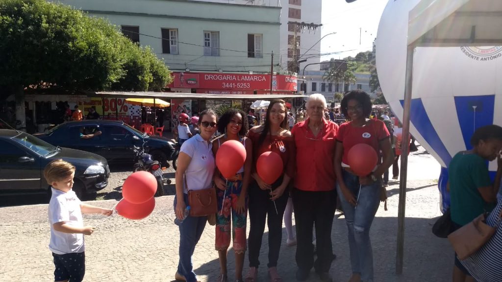 Passeata Junho Vermelho